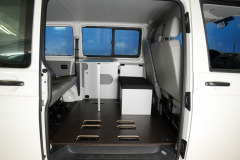 31-Camping Innenraum im Transporter