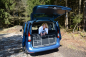 Preview: VanEssa Schlafsystem zur Kueche VW Caddy 5 Ford Tourneo Connect 3 Heckansicht im Fahrzeug