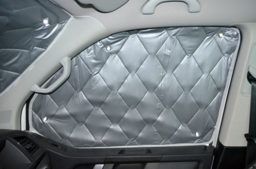 VanEssa Thermo Verdunklung VW T6 im Auto Beifahrerseite