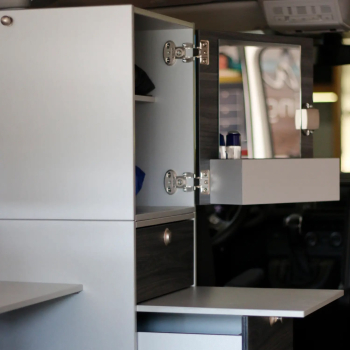 VanEssa Aufsatzschrank mit Modulturm offen