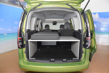 VanEssa Schlafsystem Einzelbett VW Caddy Maxi 5 Ford Grand Tourneo Connect 3 mit Einzelbettmatratze Heckansicht