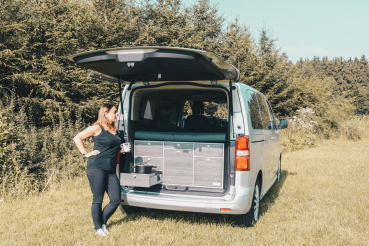 VanEssa sleeping system for the kitchen in the PSA van Rear view Cooker drawer open
