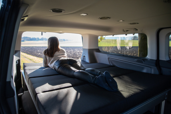 VanEssa sleeping system Ford Tourneo Transit Custom view inside the car with mattress