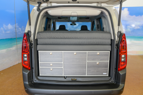 VanEssa sleeping system in addition to kitchen Berlingo III/Rifter/Combo E/Proace City Verso, rear view packing state