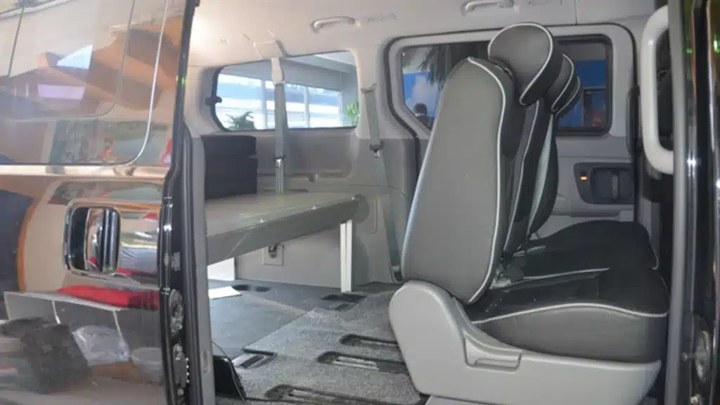 VanEssa Hyundai H1 Schlafsystem Surfer Abbau