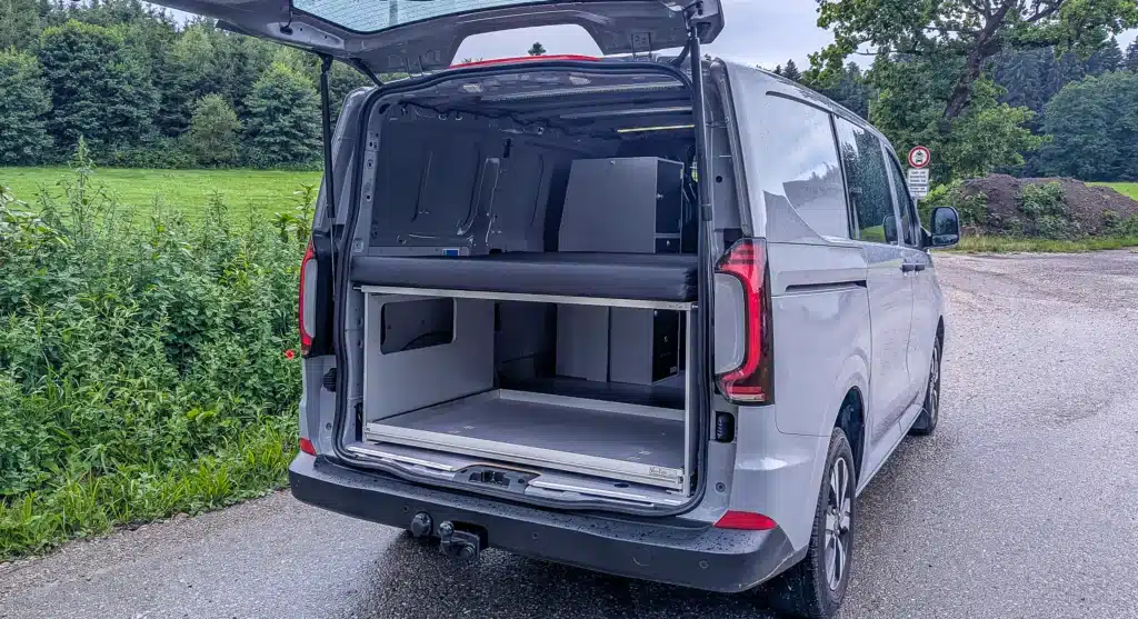 Transporter Kasten Campingmodule Heckauszug Riva mit Schlafsystem Surfer