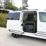 Caddy und Caddy Maxi 5 Schlafsystem Surfer geteilt Matratze links im Aufbau