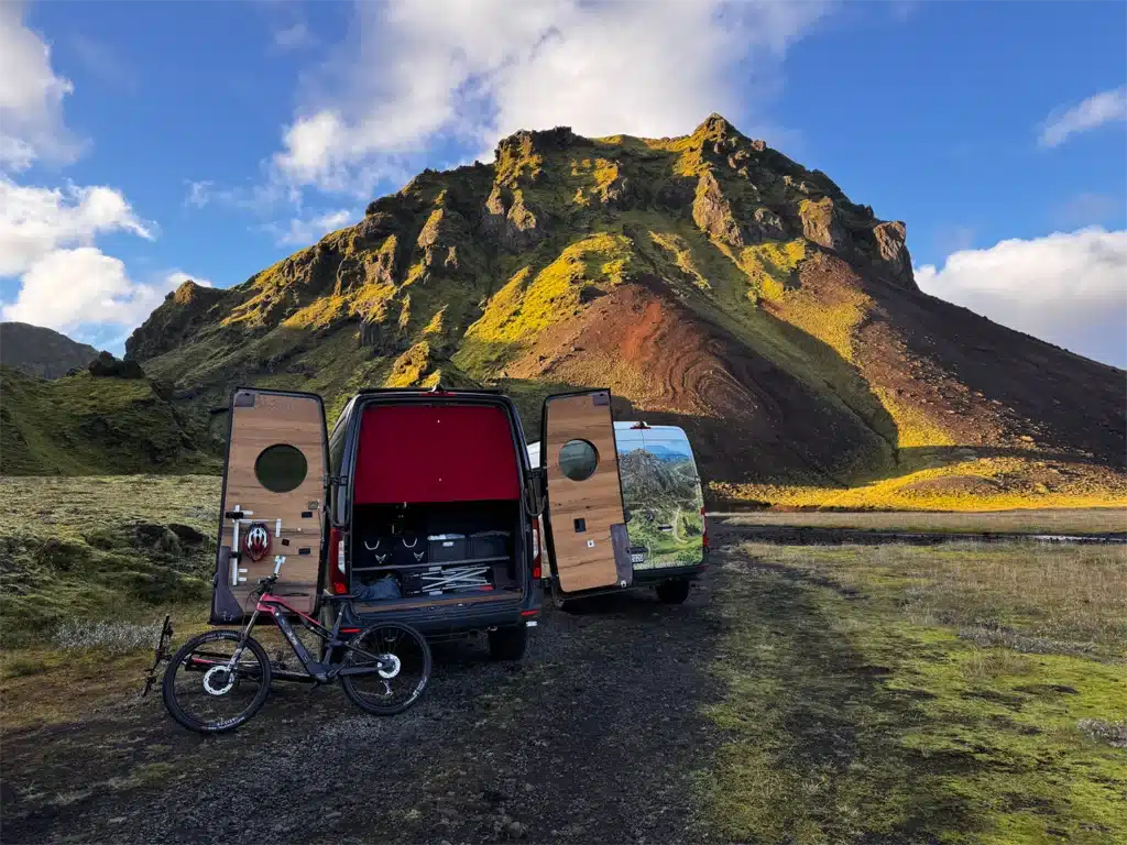 VanEssa Camper auf Reisen durch Island