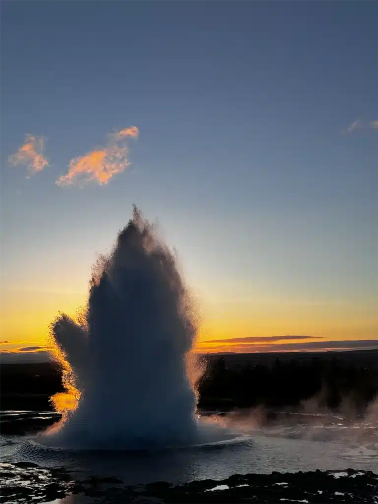 VanEssa Camper auf Reisen durch Island
