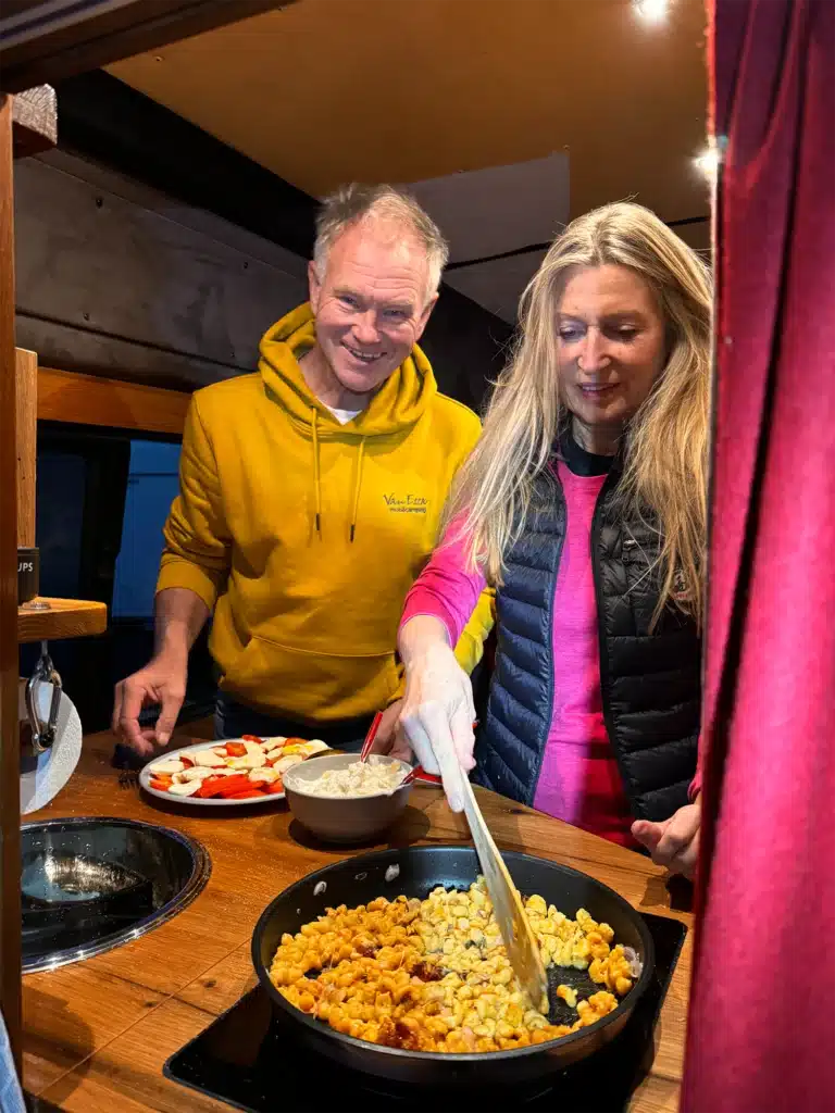 VanEssa Camper auf Reisen durch Island