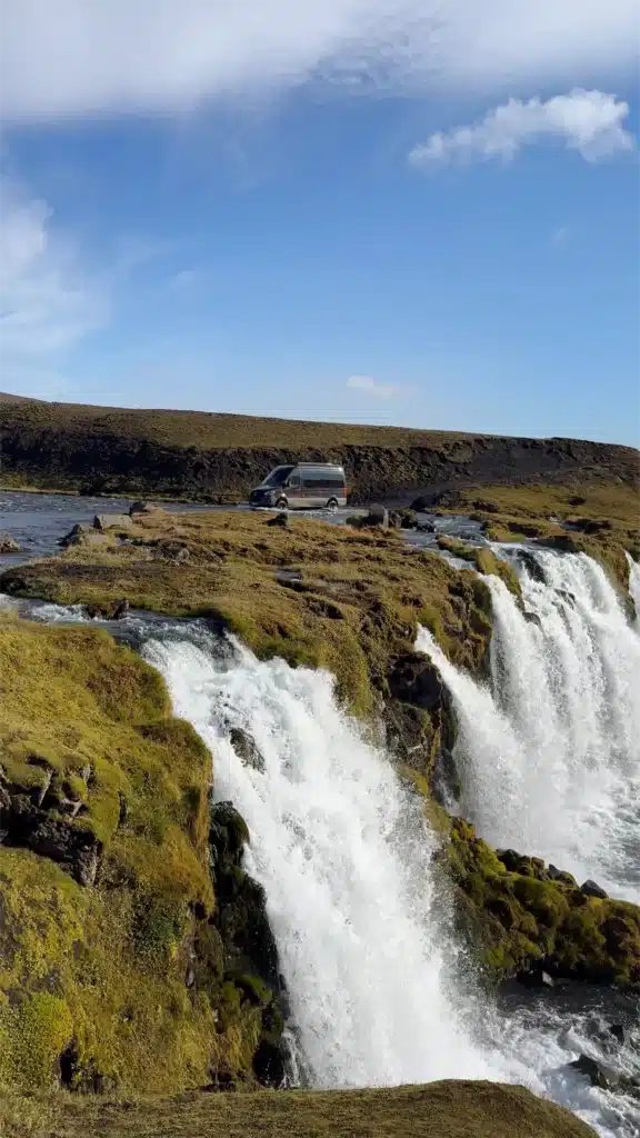 VanEssa Camper auf Reisen durch Island