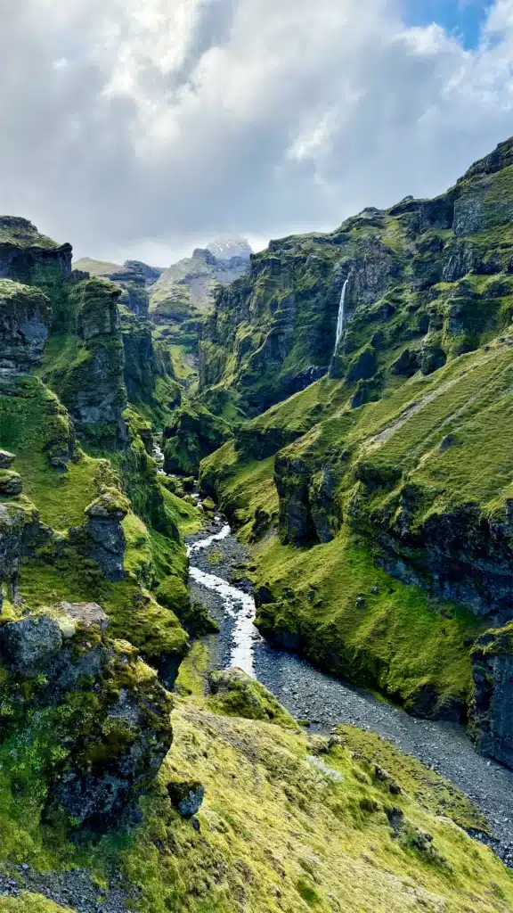 VanEssa Camper auf Reisen durch Island