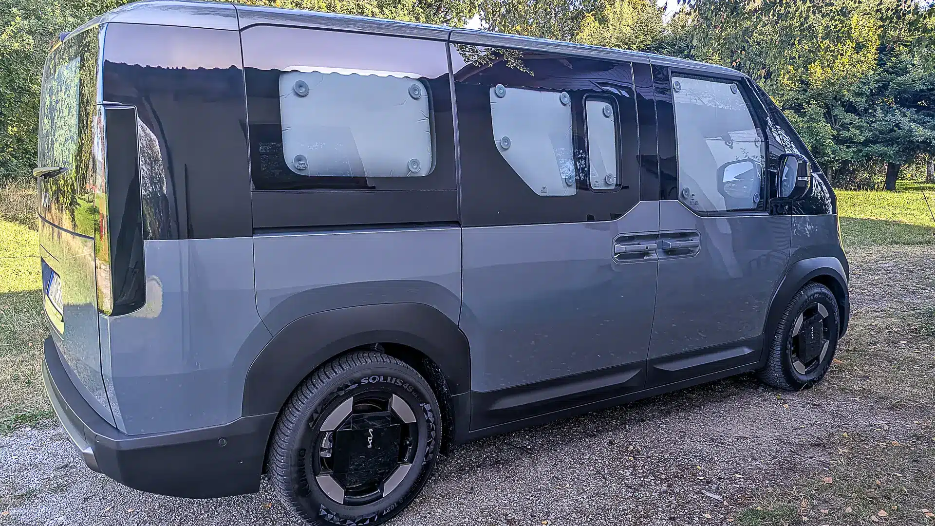 KIA PV5 Zubehör Verdunklung Außenansicht