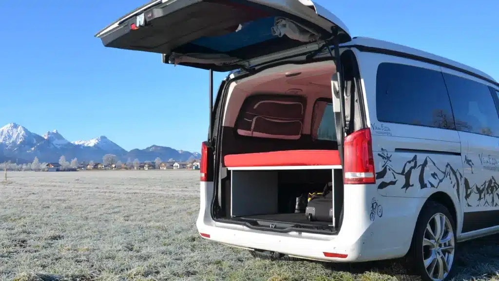 Van camping module sleeping system in the Pössl Vanstar rear view