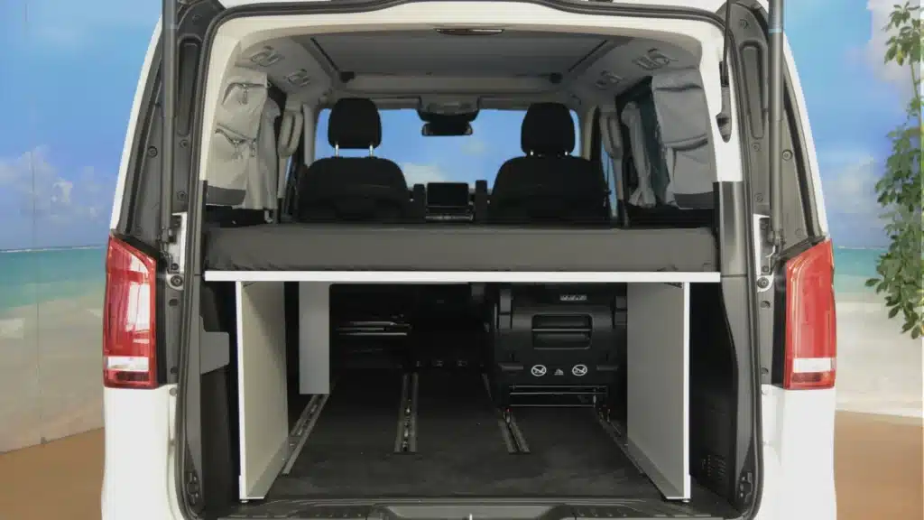 Schlafsystem Surfer im Pössl Vanstar Heckansicht