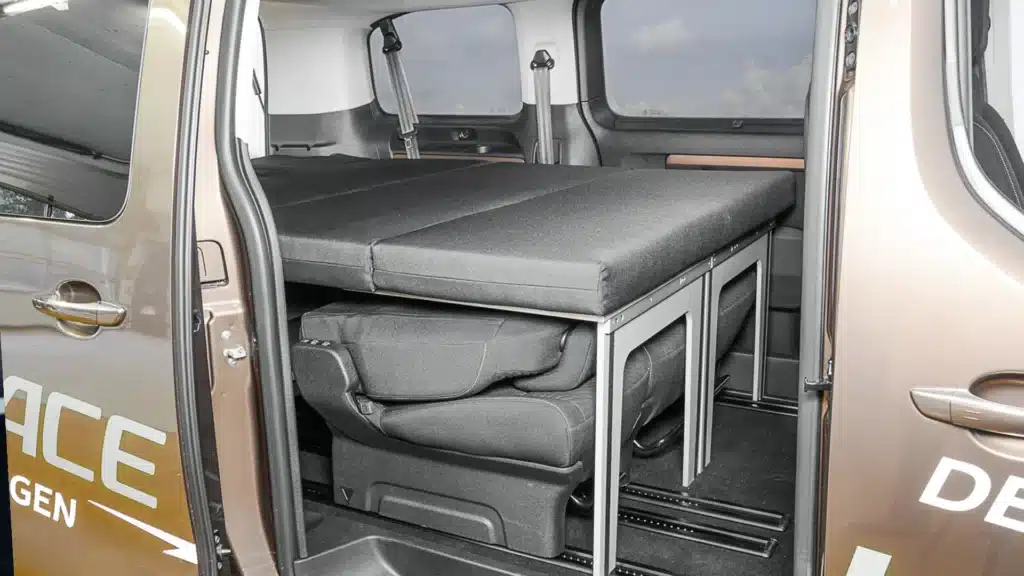 Zafira life Vivaro C Campingmodule Einbau Schlafsystem zur Küche Surfer geteilt Doppelbett mit Rücksitzen
