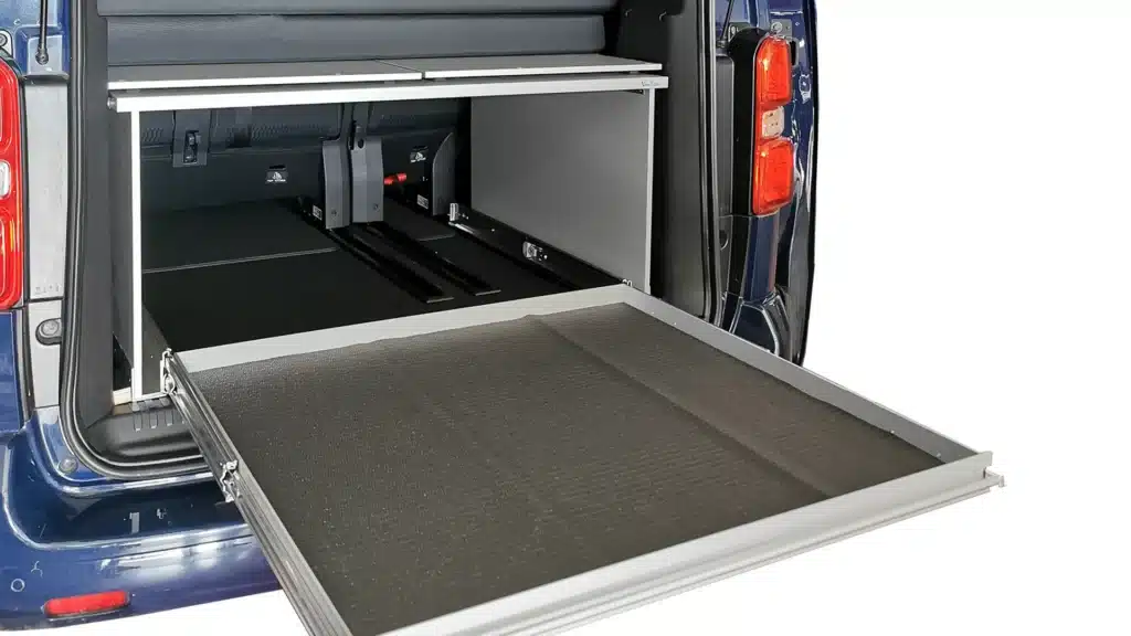 Pössl Vanster PSA Stellantis camping modules Installation sleeping system Surfer and rear pull-out Riva extended