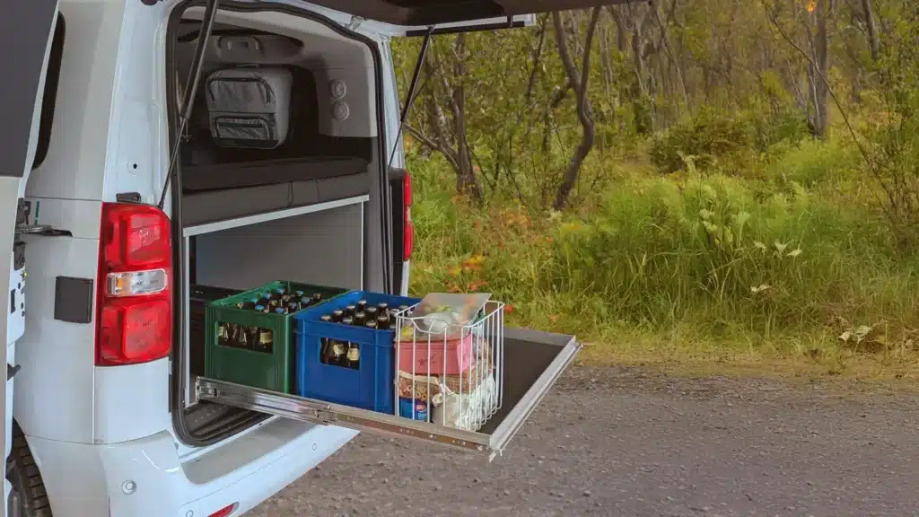 Pössl Vanster Stellantis PSA camping modules rear pull-out Riva and camping sleeping system Surfer