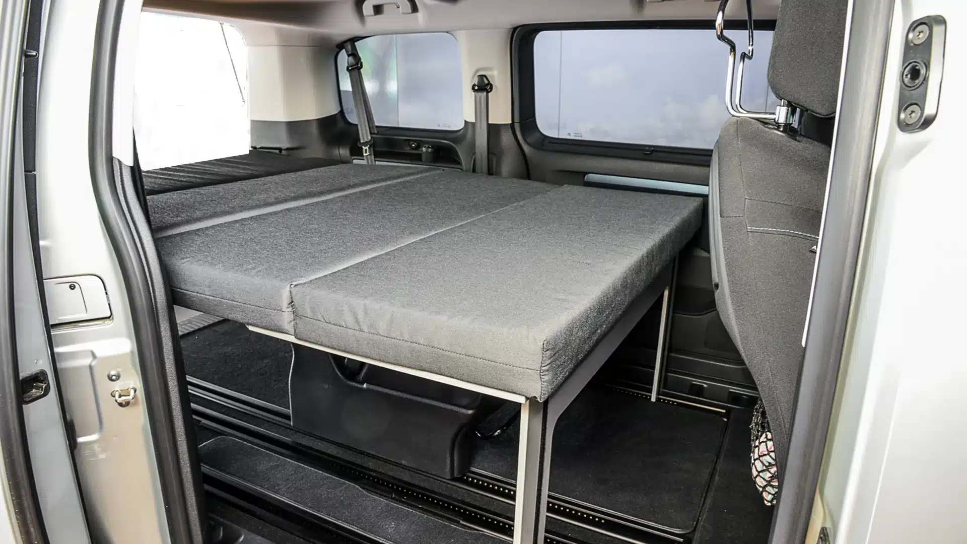 Traveller Expert 3 camping modules installation sleeping system Surfer side view