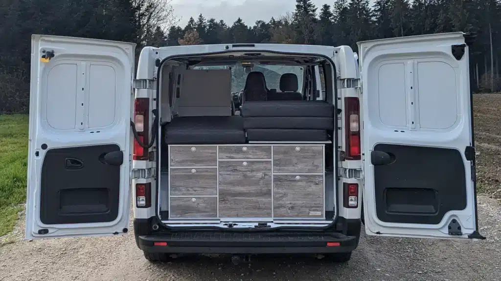 Trafic Campingmodule Küche und Schlafsystem Surfer geteilt zur Küche