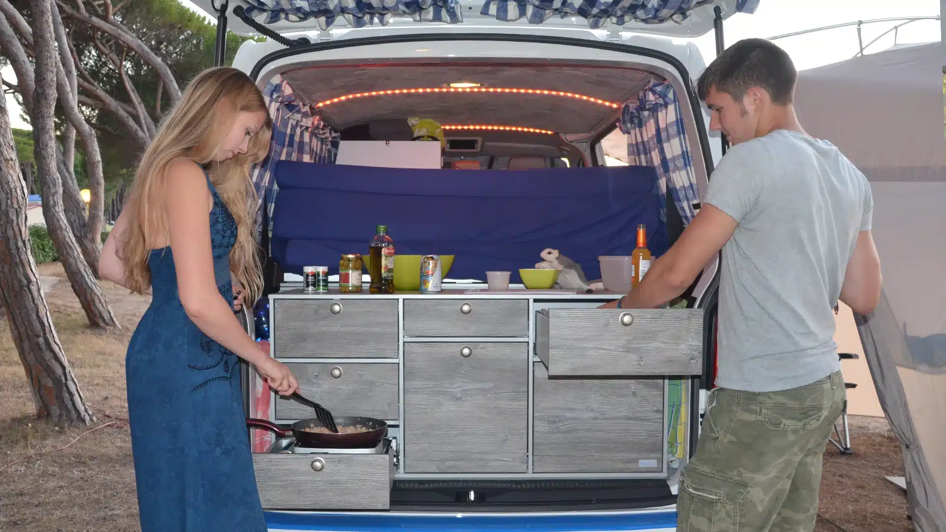 Transporter Caravelle T5 T6 T61 Campingmodule Einbau Heckküche