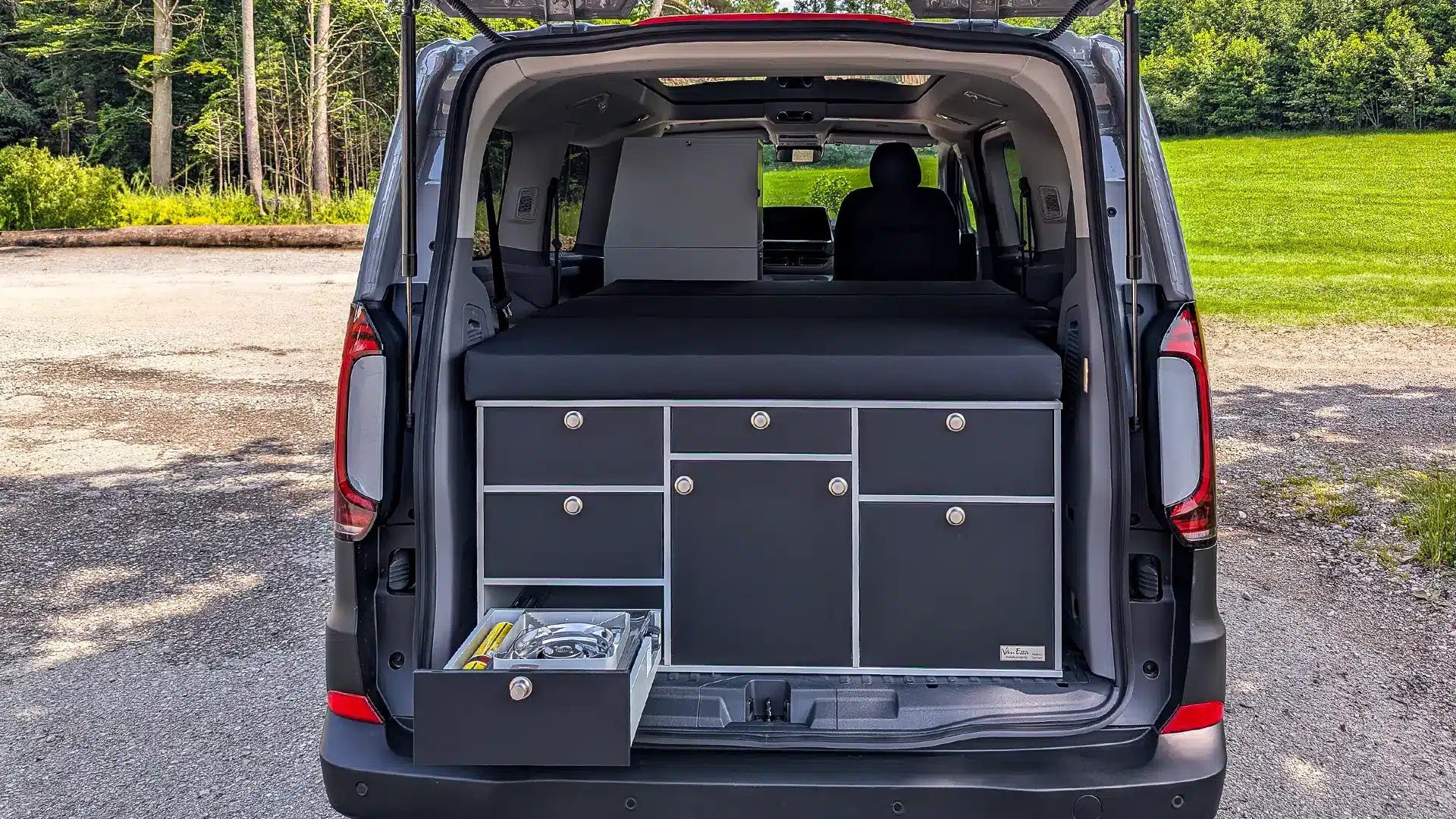 Transporter Caravelle camping modules rear kitchen and Surfer sleeping system to kitchen