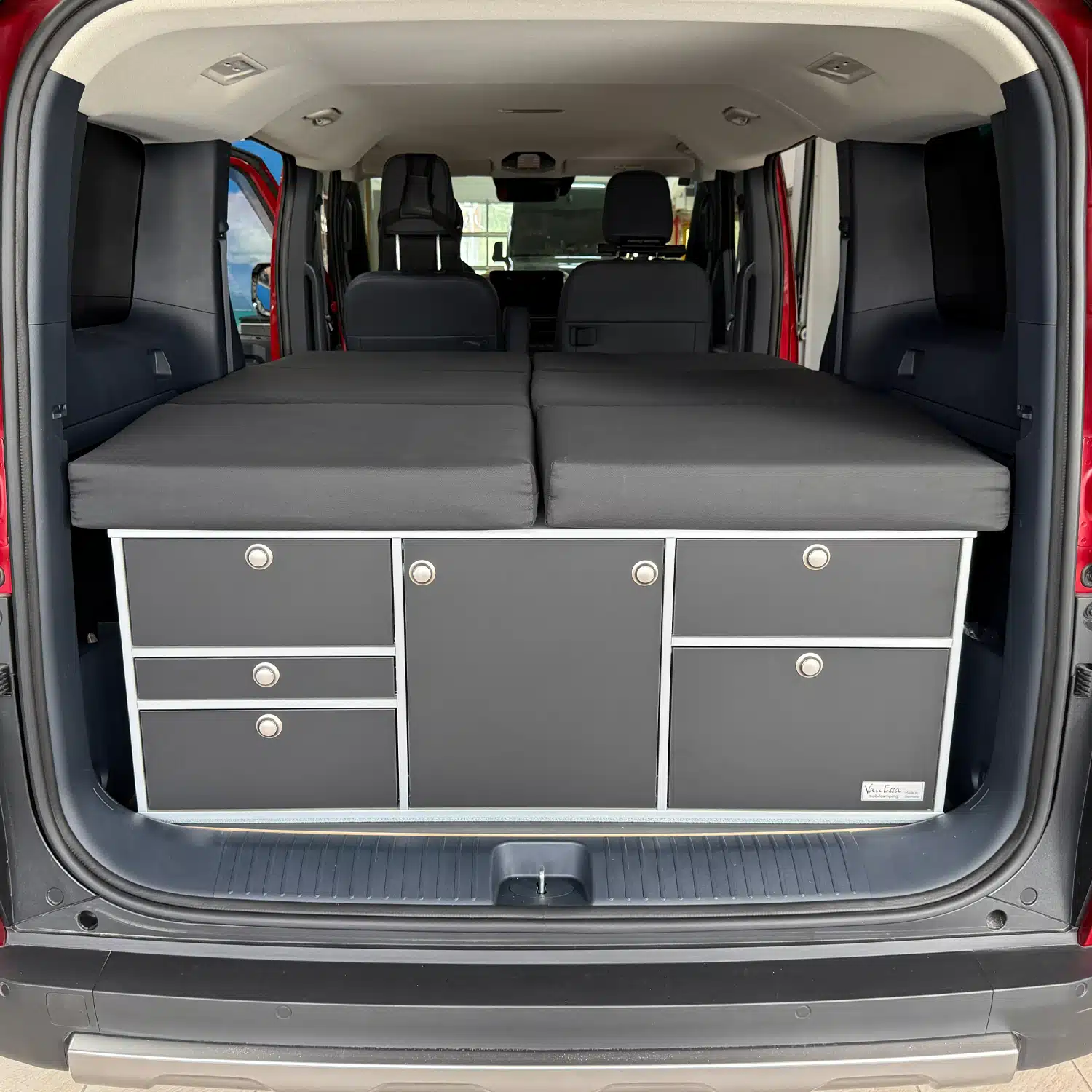 KIA PV5 Heckküche mit Schlafsystem Surfer