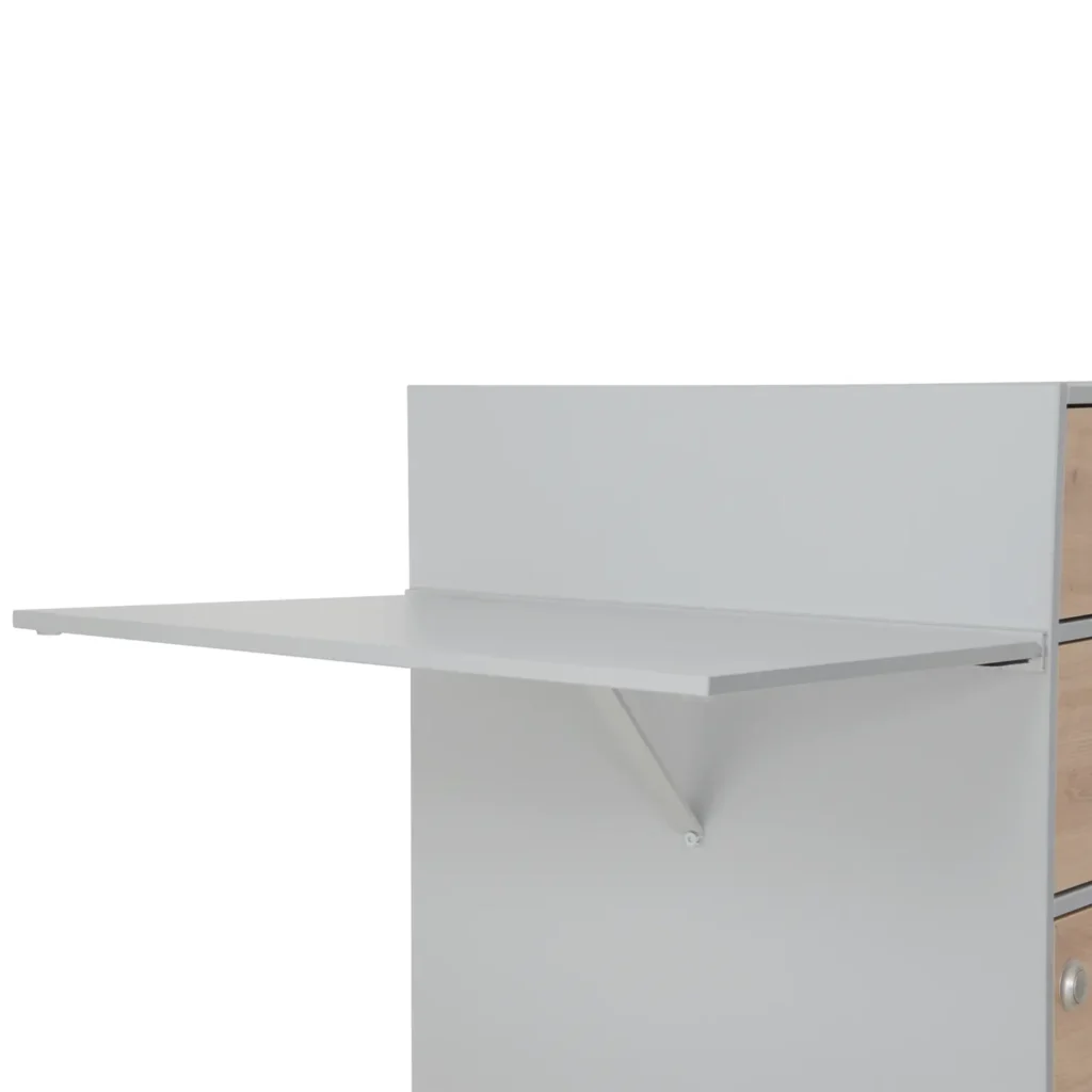 Folding table in silver on VanEssa fashion tower Detail