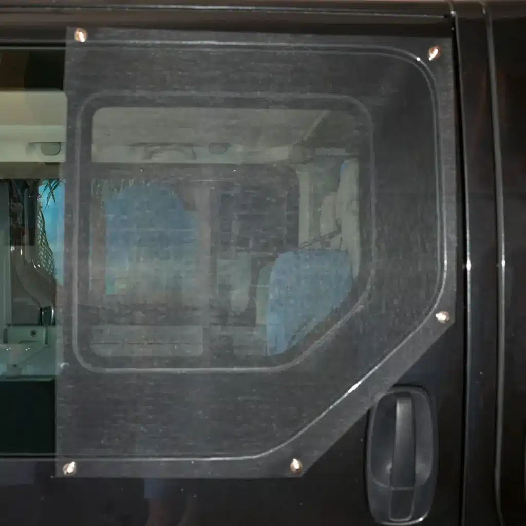 VanEssa mosquito net with magnetic attachment on Vivaro A / Trafic II