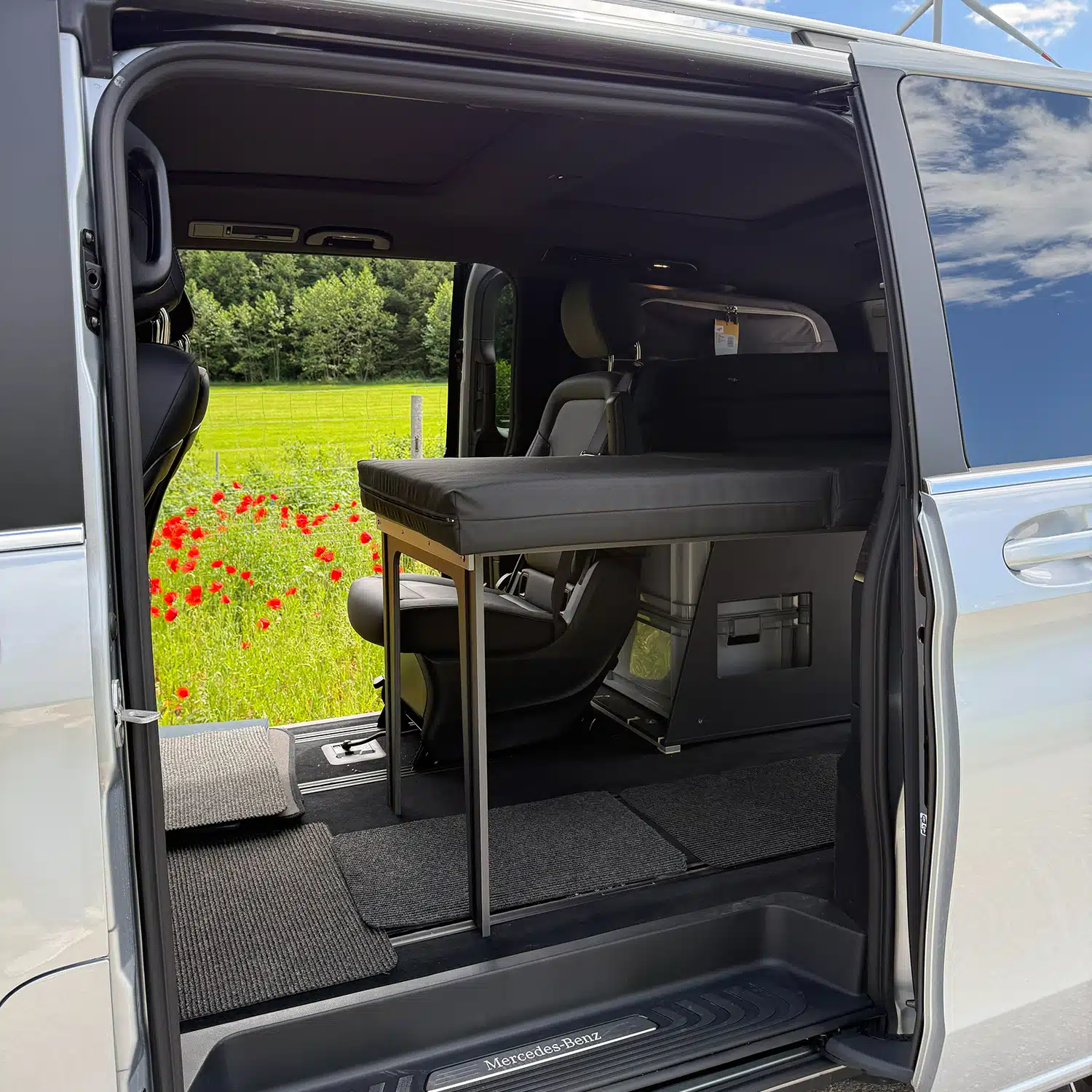 arco-system-graphit-mercedes-bett-halb-aufgebaut