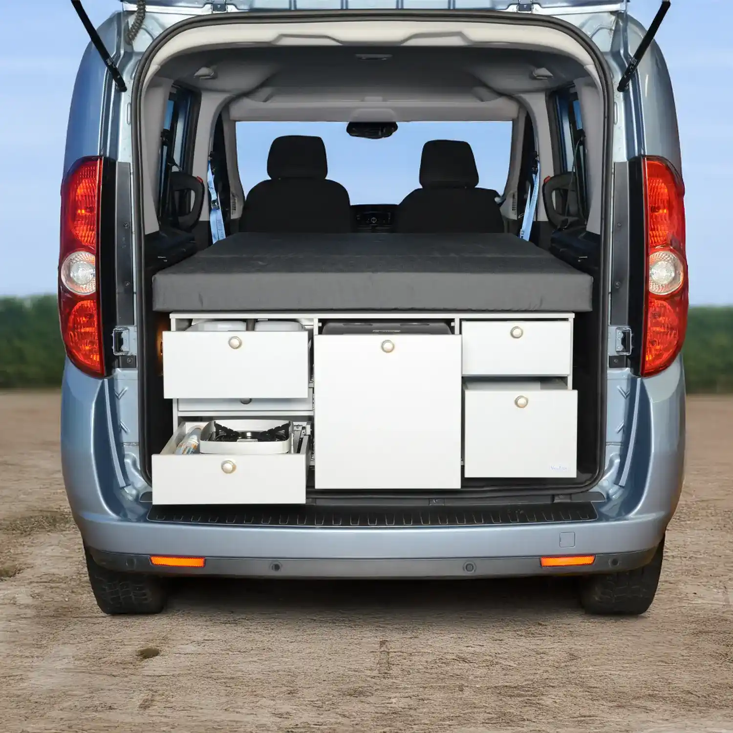 VanEssa Heckkueche Korpus-Silber Front-Silber im Fiat Doblo Opel Combo Heckansicht