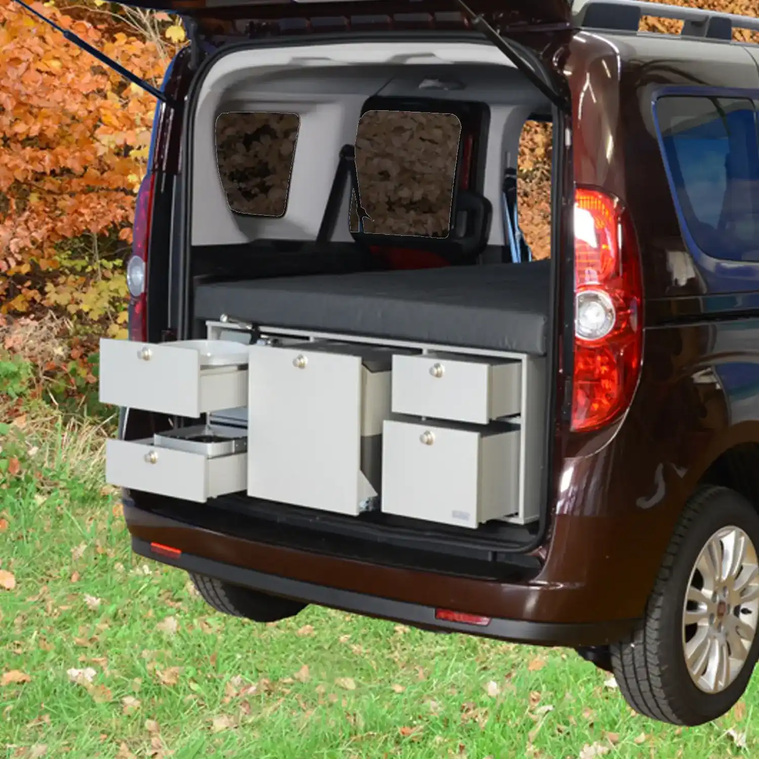 VanEssa Heckkueche Korpus-Silber Front-Silber im Fiat Doblo Opel Combo