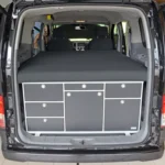 VanEssa Heckkueche Korpus-Silber Front-Schwarz-matt im Nissan NV200