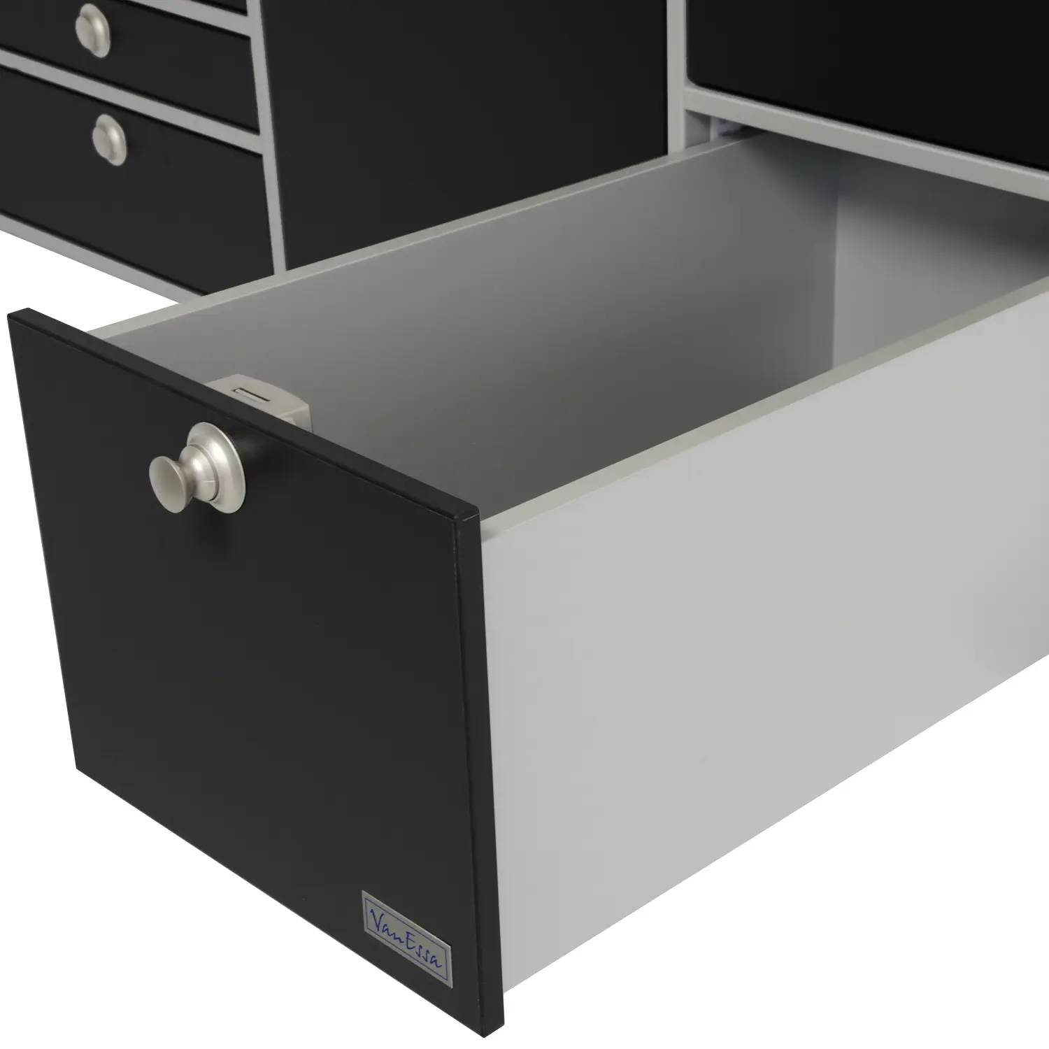 VanEssa Heckkueche niedrig Korpus-Silber Front-Schwarz-matt Stauschublade