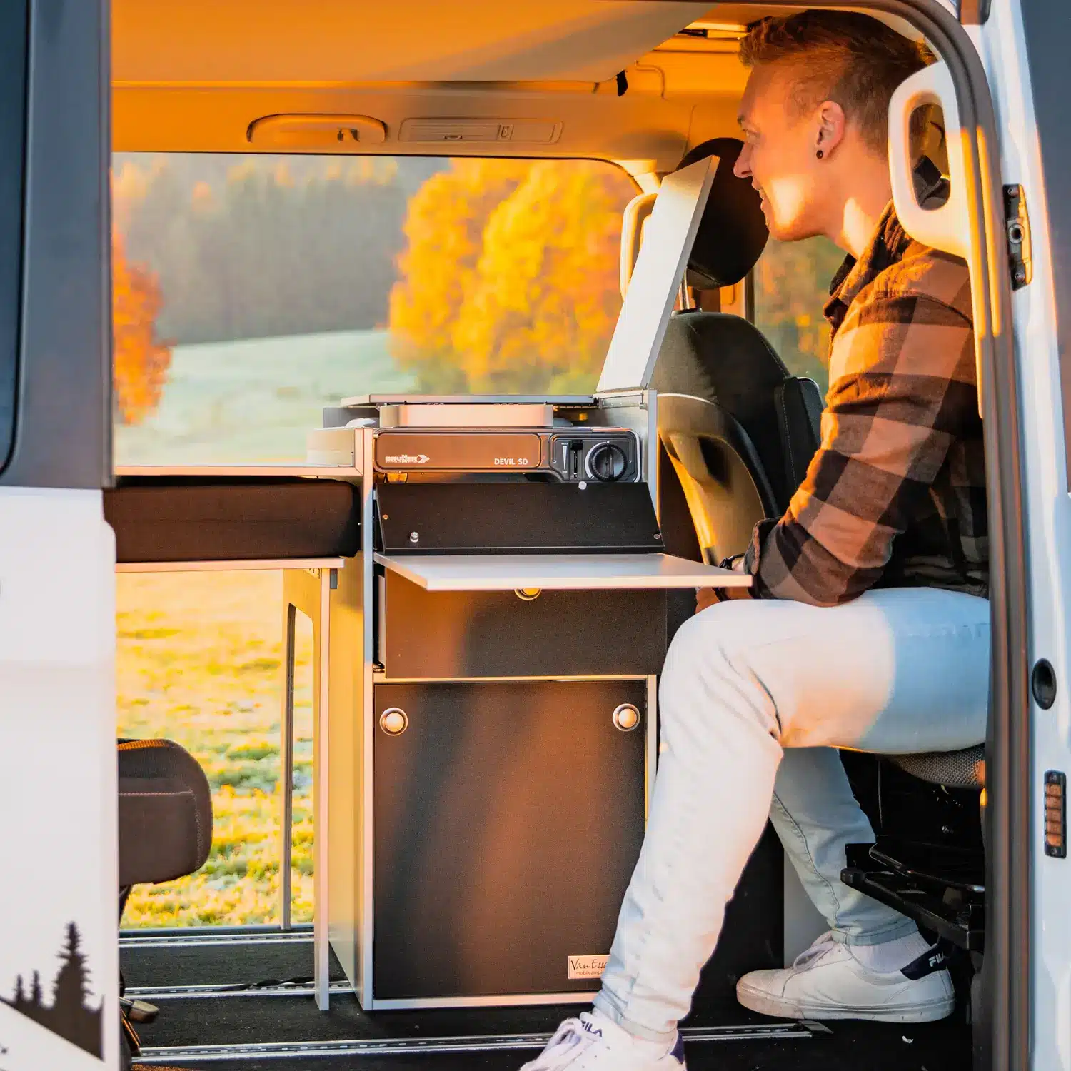 Oslo kitchen module silver black matt in Mercedes van