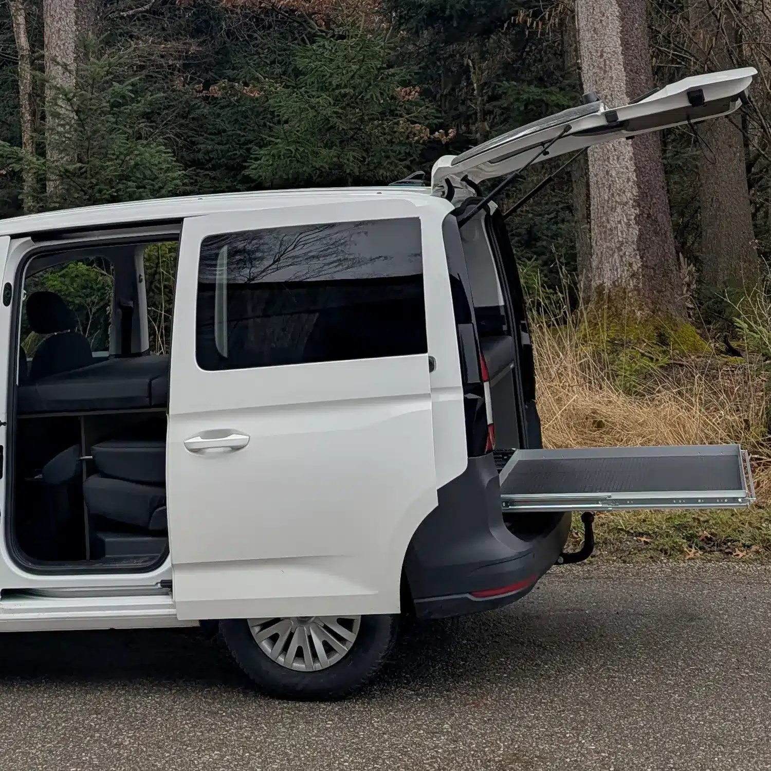riva-heckauszug-caddy-connect-ausgezogen-seite-graphit