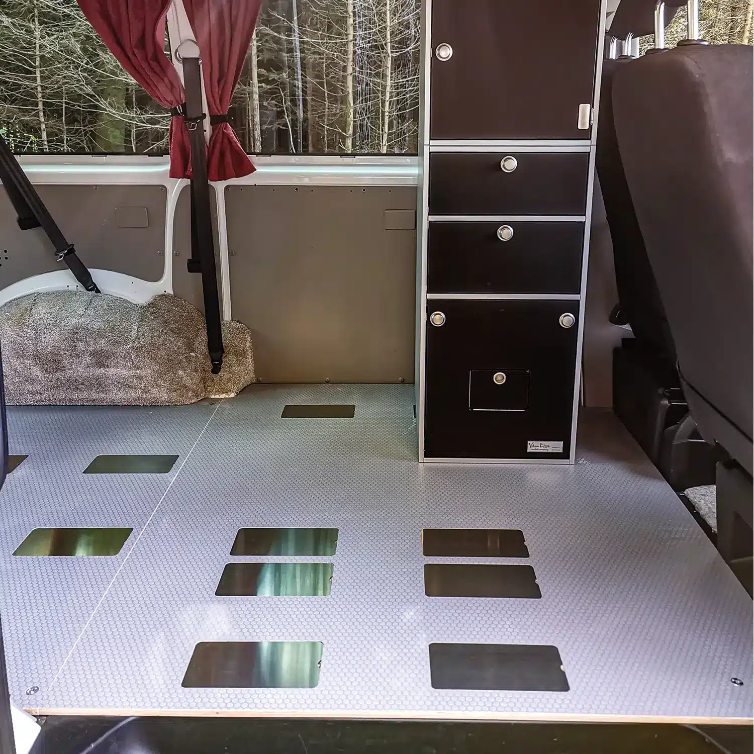 Fahrzeugboden fuer VW Transporter und Caravelle T5 T6 ganze Bodenplatte mit Modulturm