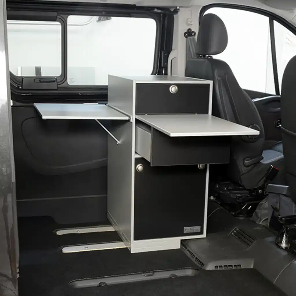 Modulturm Korpus-silber Schwarz-matt im Vivaro Trafic Primastar NV300 mit Tischen