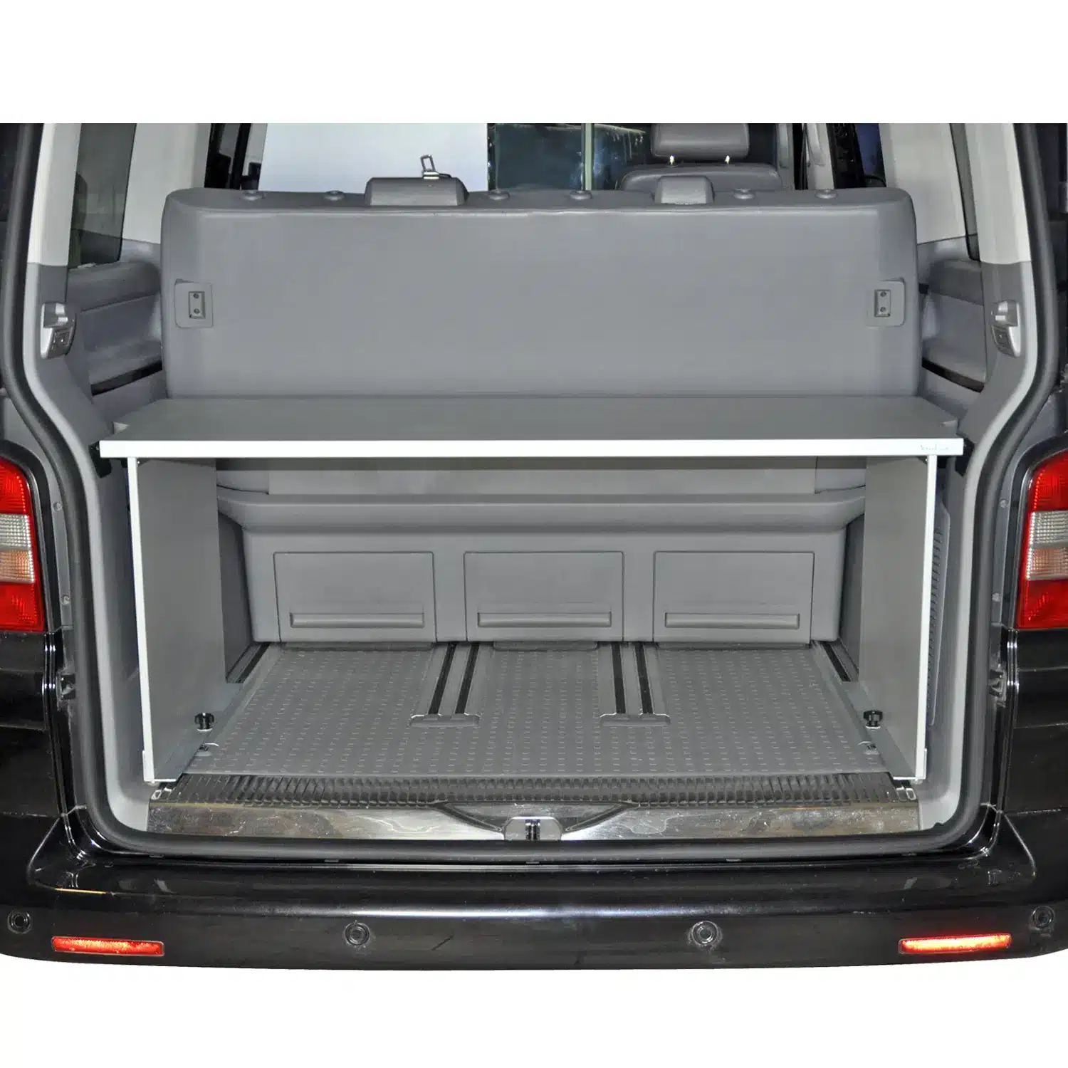 VanEssa rear board in the VW T5 T6 Multivan rear view