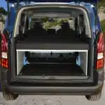 Schlafsystem Berlingo Rifter Combo E Proace City Verso Heckansicht beim Klettern