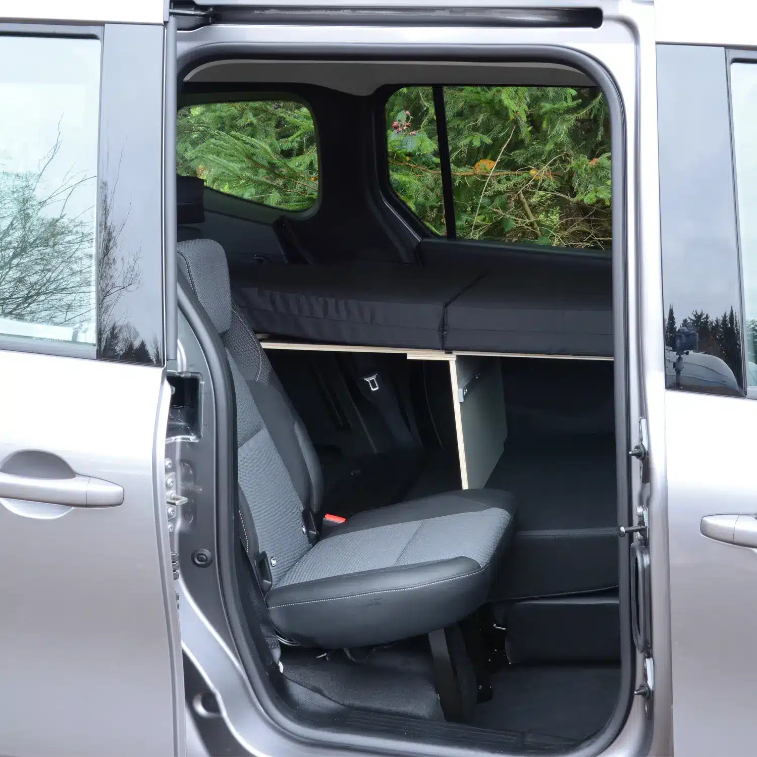 Split sleeping system Kangoo 3 Citan 2 side view with seat