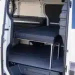 VanEssa Schlafsystem Surfer geteilt VW ID Buzz Doppelbett