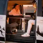 Schlafsystem Surfer geteilt Mercedes seitlich halbes Bett aufgebaut mit Einzelsitz