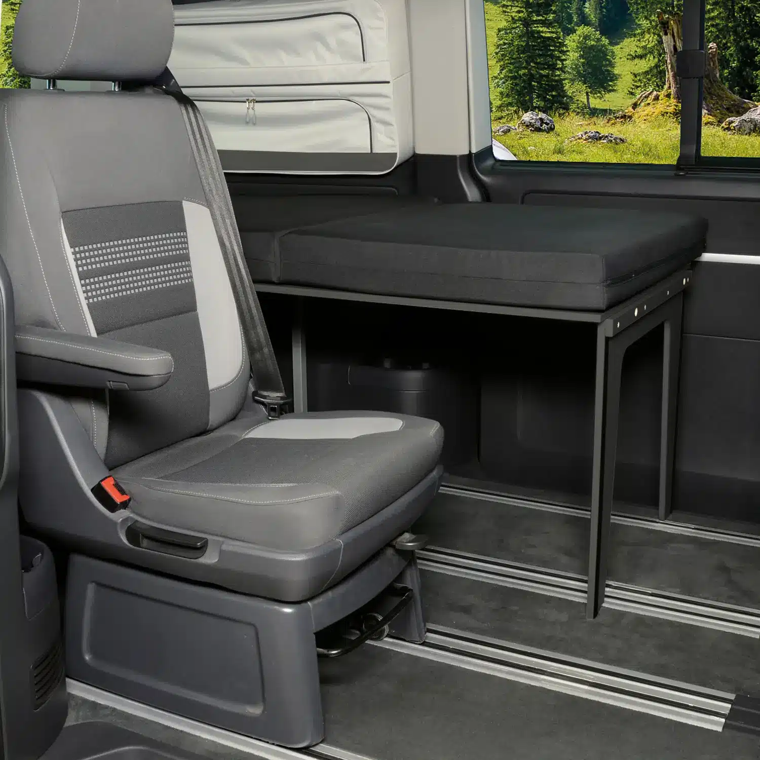 Schlafsystem Surfer geteilt VW T5 T6 Multivan Beach halb aufgebaut mit Einzelsitz
