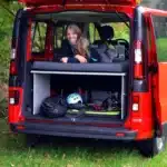 Schlafsystem Vivaro Trafic NV300 Primastar Heckansicht Klettern