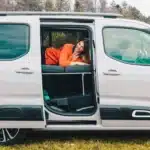 Schlafsystem zur Heckkueche Berlingo III Rifter Proace City Verso Combo E halb seitlich