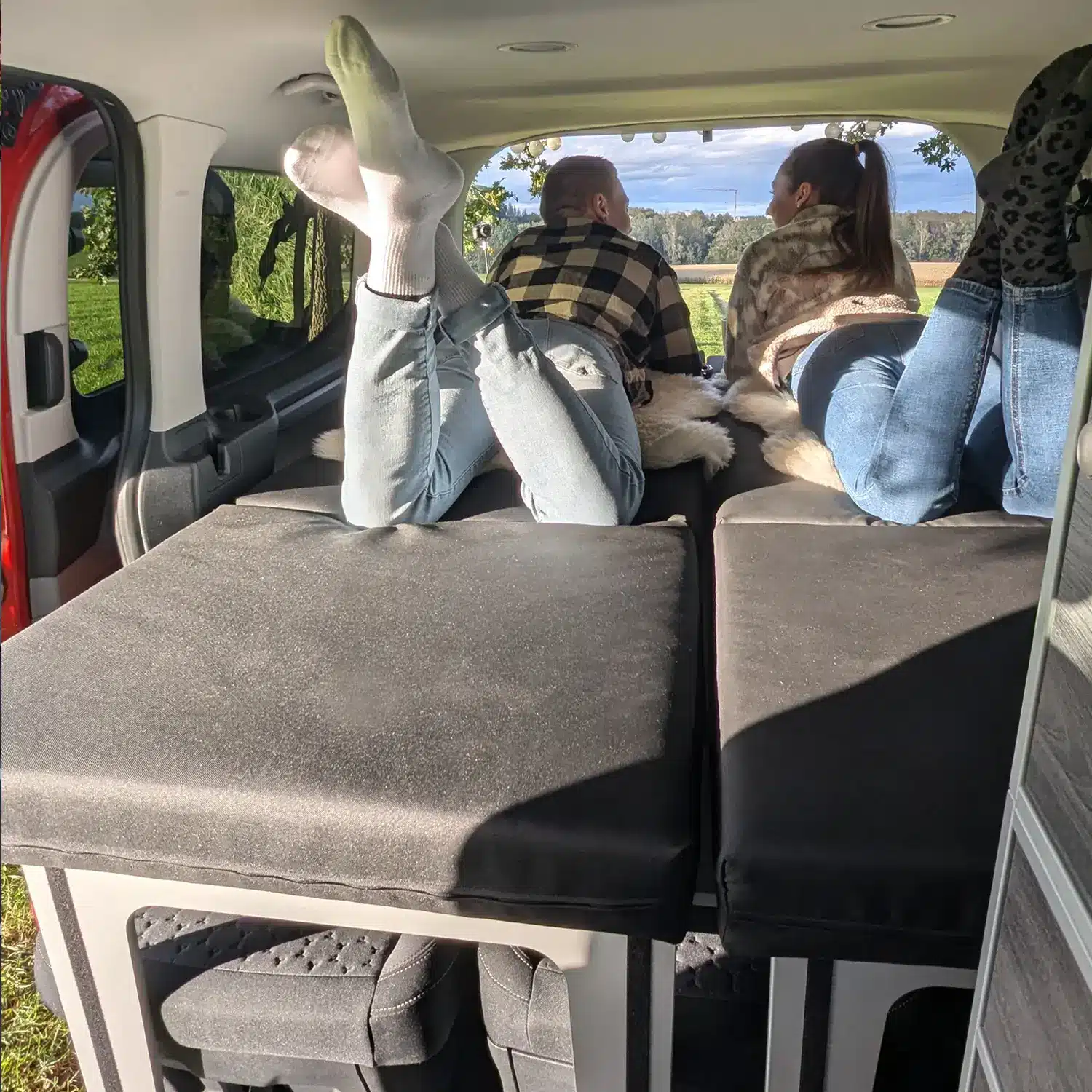Sleeping system Surfer split for kitchen in the car for two