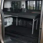 Schlafsystem Surfer geteilt zur Kueche seitlich Einzelbett