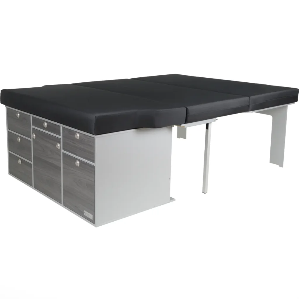 Schlafsystem Surfer zur Heckkueche Stellantis PSA aufgebaut