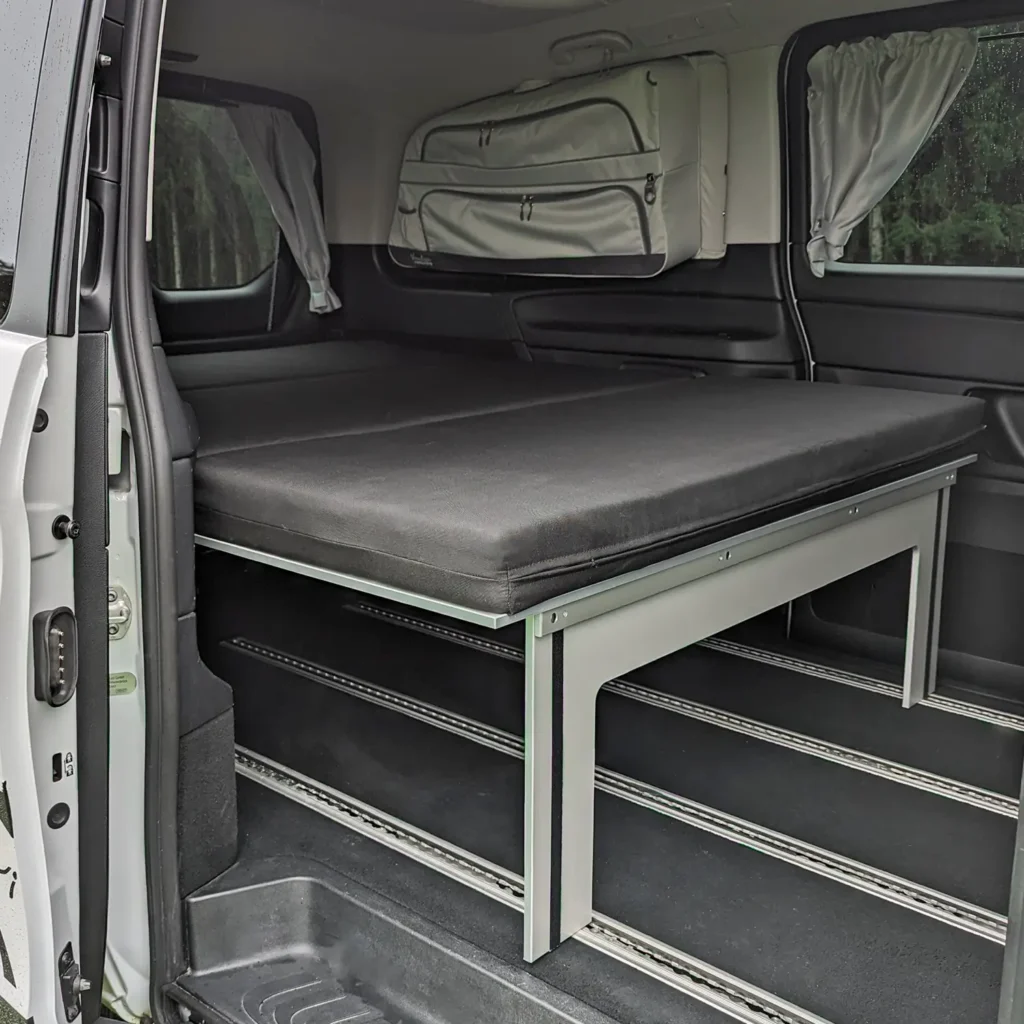 Schlafsystem Surfer zur Kueche Mercedes